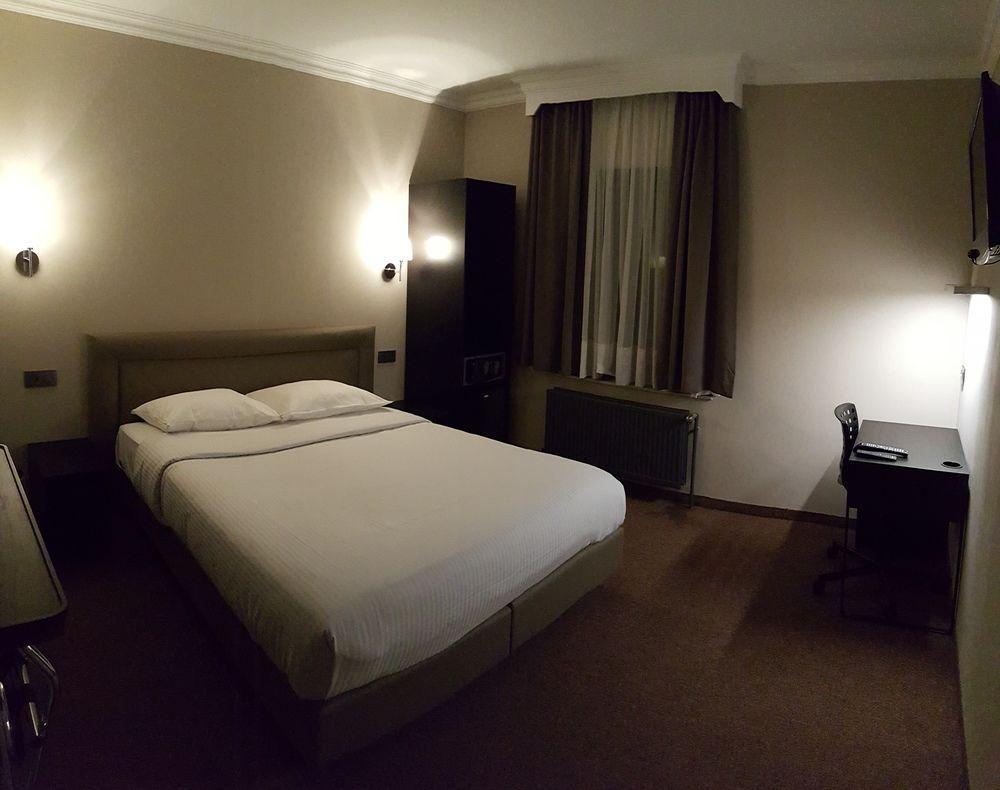 Hotel Le Chantecler ブリュッセル エクステリア 写真